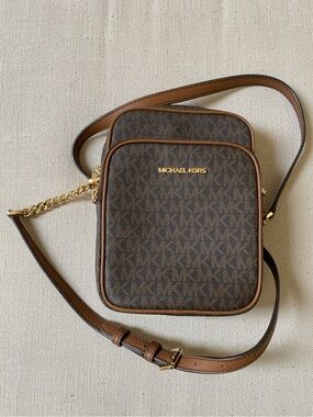 Michael Michael Kors Jet Set Travel Medium Logo Crossbody Flight Brown